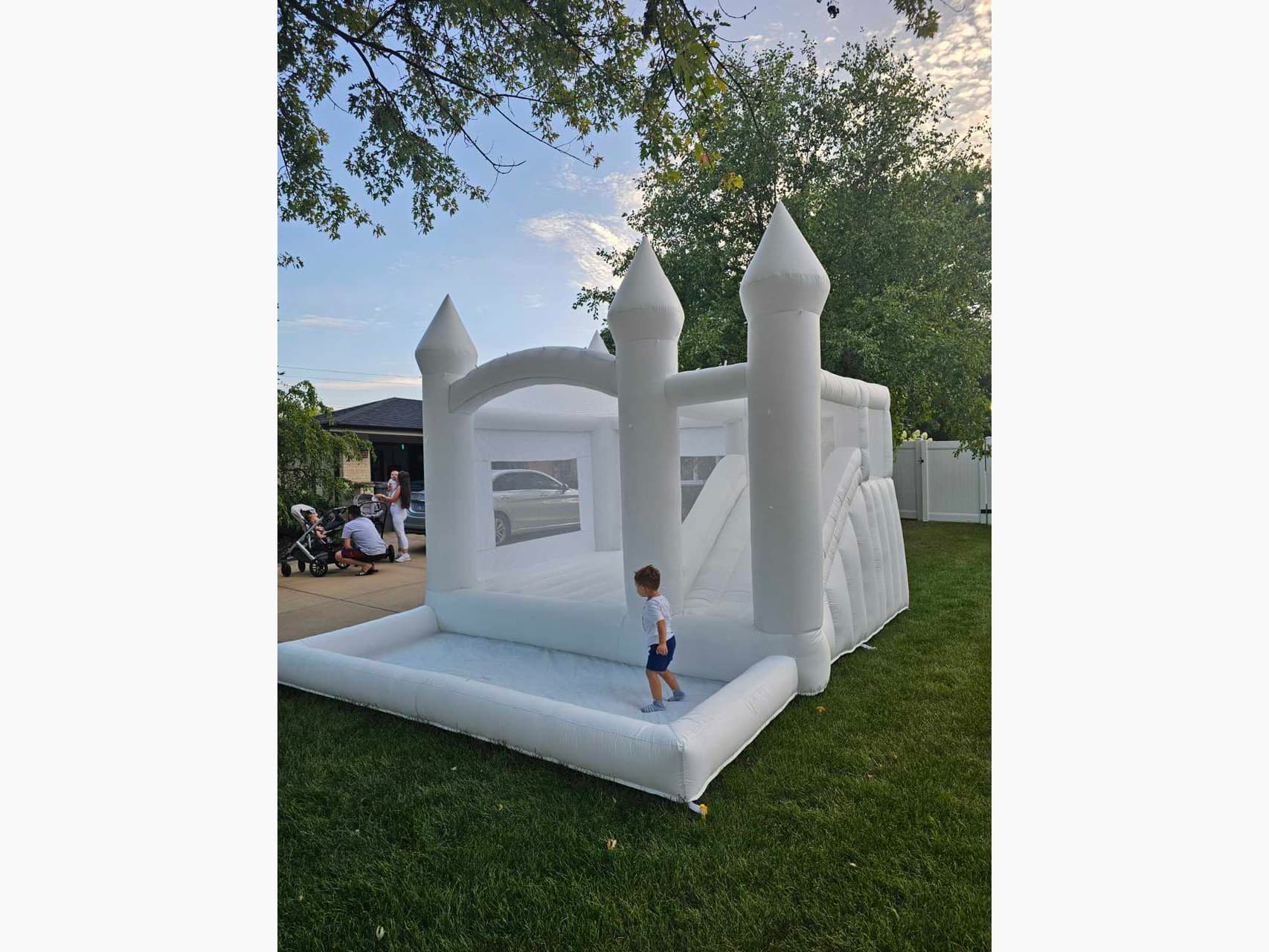 Bounce House 15FT x 14FT photo 2