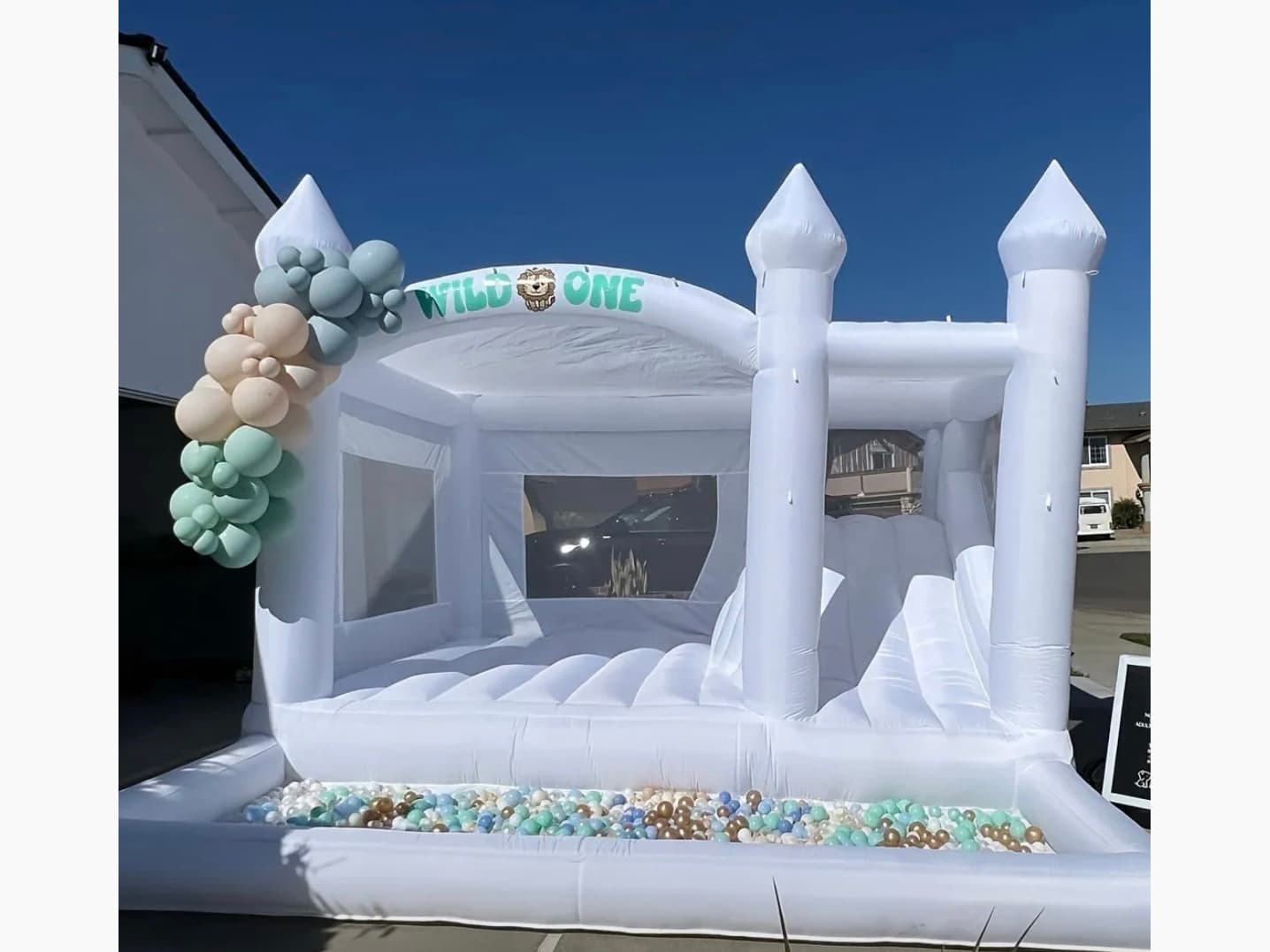 Bounce House 15FT x 14FT from Gia's Party Rental